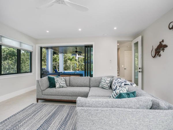 Luxurious Vacation Pool Home in Siesta Key 5 min walk to beach